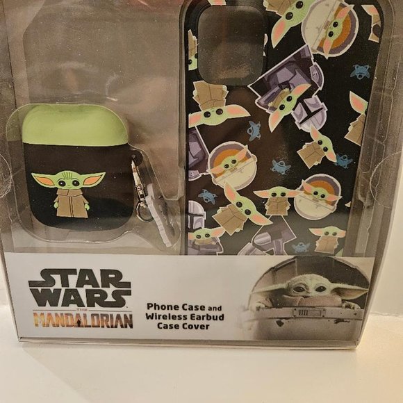 STAR WARS Mandalorian wireless earbud and phone case - Picture 2 of 4